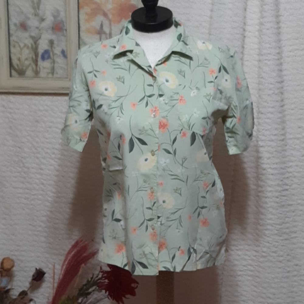 Bobbie Brooks Floral print blouse Garden Flower Green Sz Small Spring